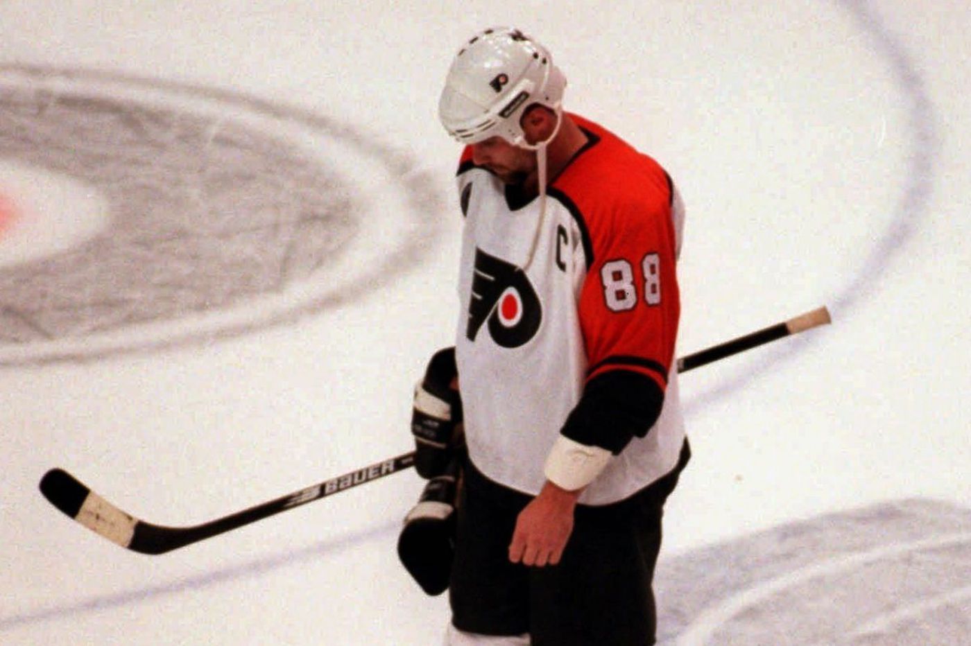 How did Eric Lindros get Mikael Renberg to reunite Legion of Doom for  Flyers Hall of Fame night? 