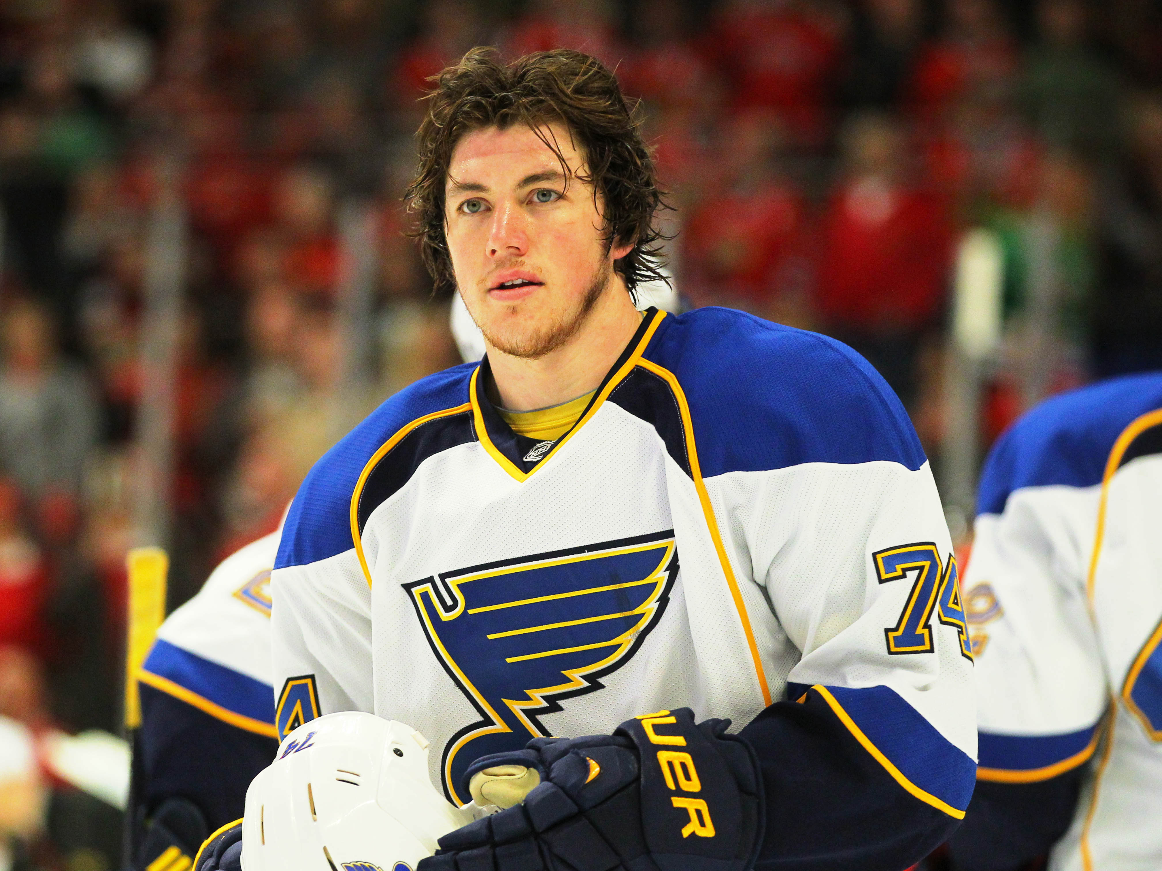 Blues' Oshie remains attached to Warroad